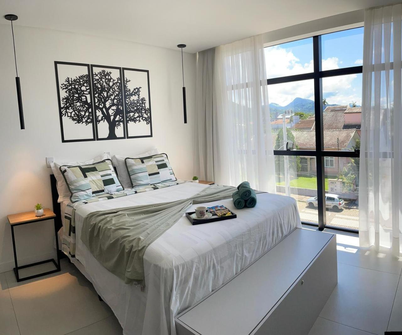 Flat 300 Business No Centro De